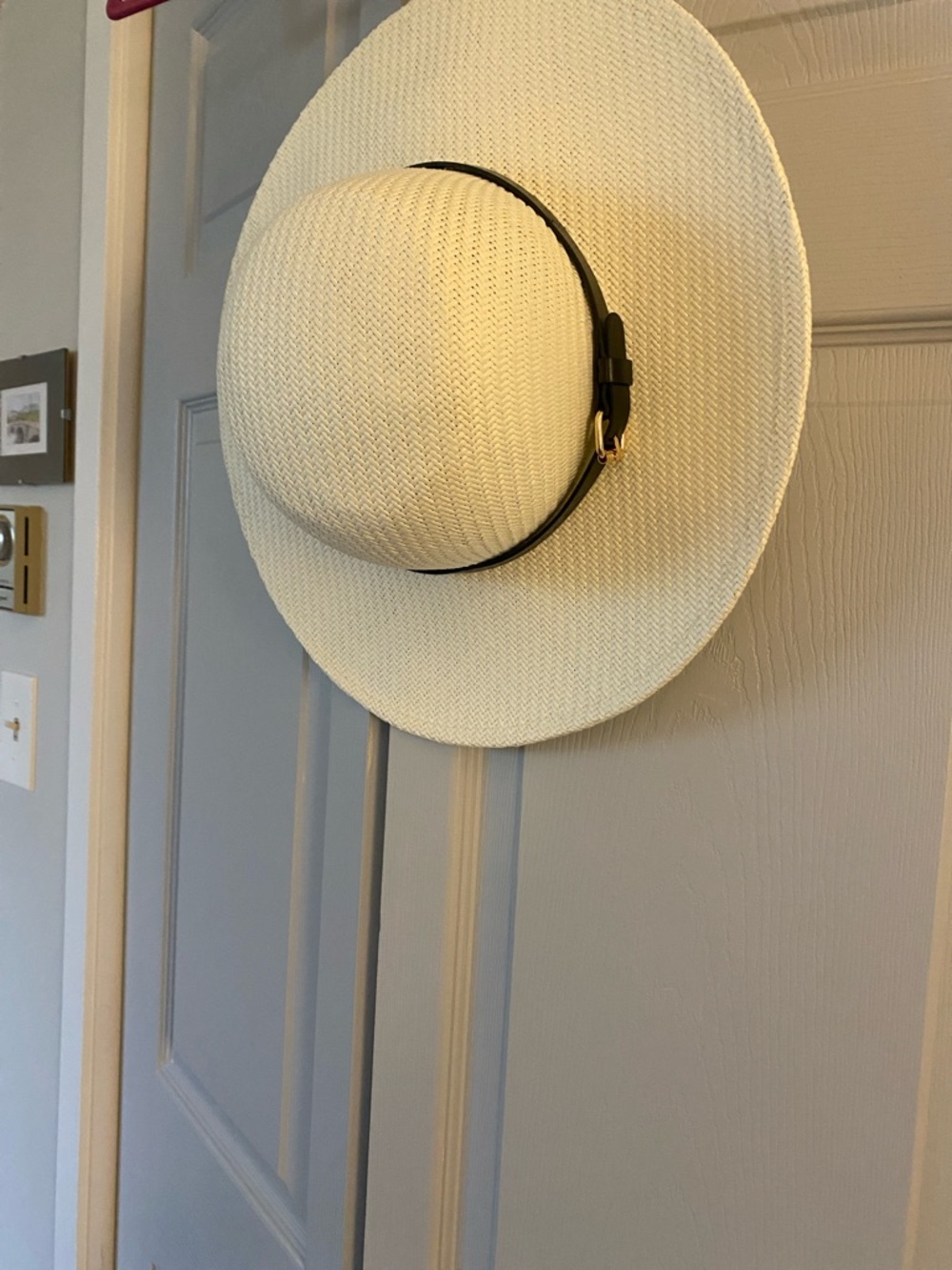 NWT Calvin Klein Cream Straw Sun Hat with Black Band